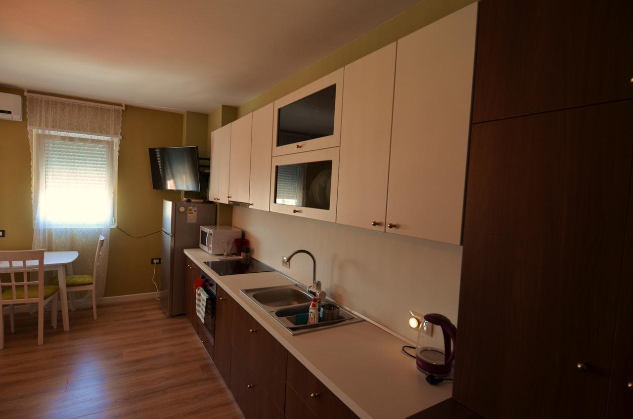 Studio Silva 2 Tiranë Luaran gambar