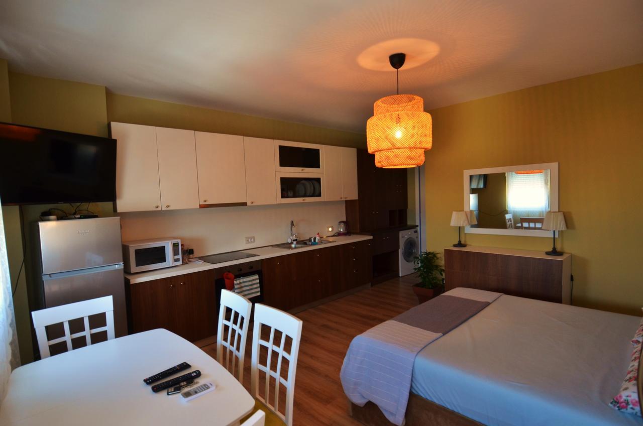 Studio Silva 2 Tiranë Luaran gambar