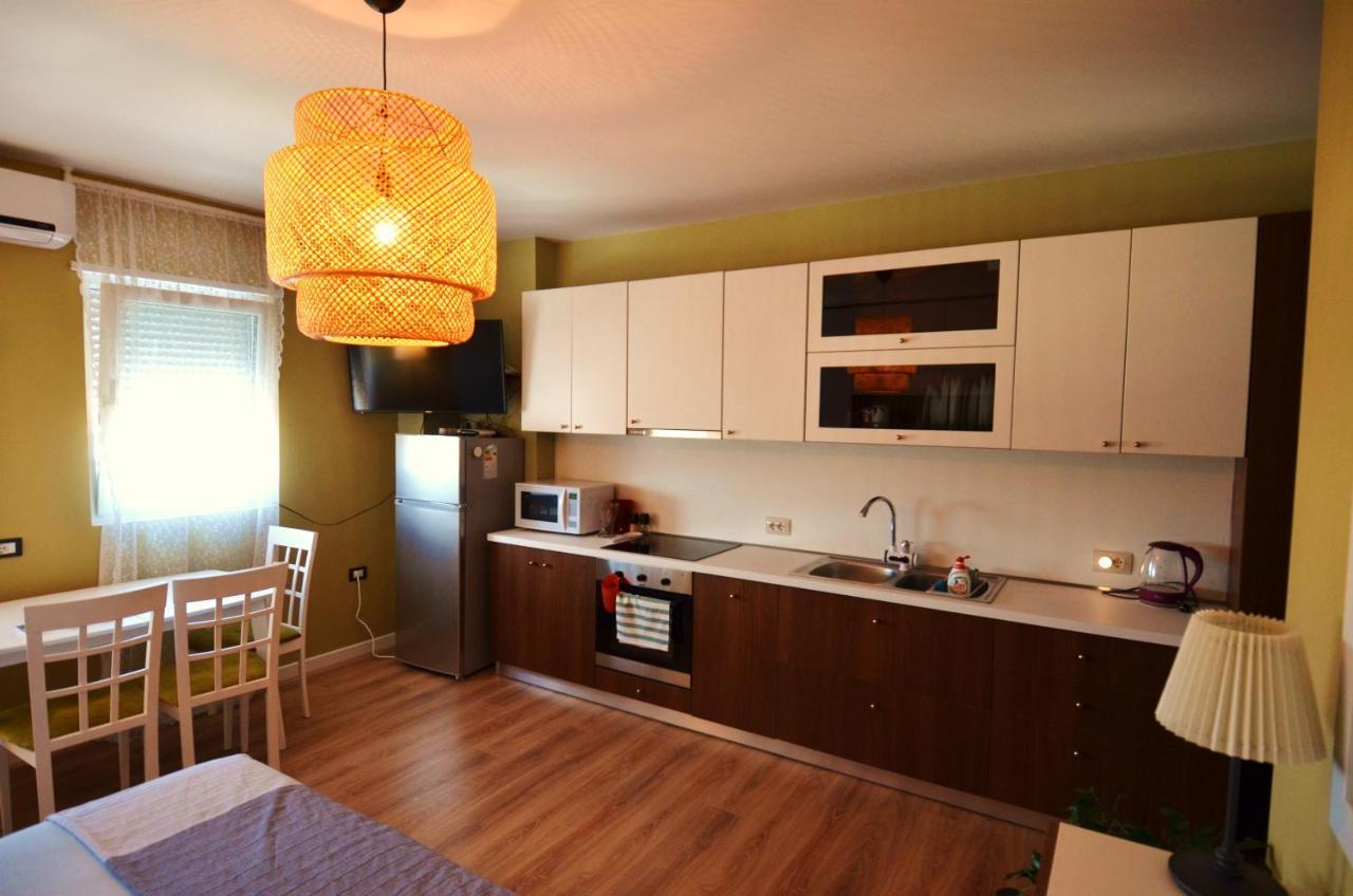 Studio Silva 2 Tiranë Luaran gambar